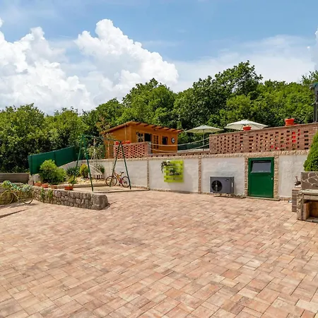 Holiday home Pet Friendly In With Wifi *