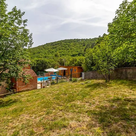 Pet Friendly In With Wifi Holiday home Ledenice